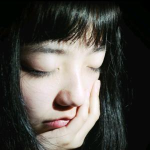 耳朵发霉 姑娘爱掏耳朵 里面竟然发霉了