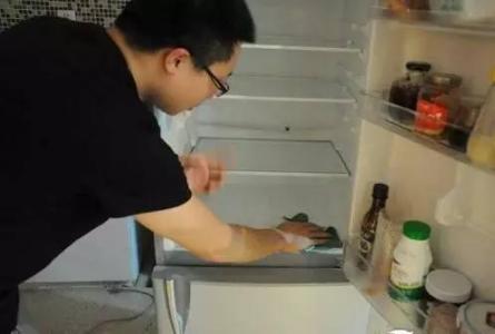 巧除衣服污渍 7个小巧门,帮你巧除冰箱污渍,消灭霉菌
