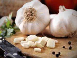 臭屁闻多了会怎样 闻臭屁竟可以抗癌 这种豆子多吃竟能护心抗癌