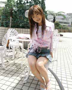 卧铺车厢女人撩人睡姿 越成熟的女人越撩人