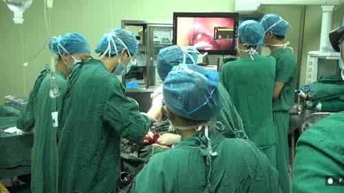 宫外孕腹腔镜手术 宫外孕腹腔镜手术 宫外孕手术后纱布留腹内12年