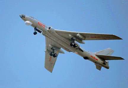 中国空军 中国空军轰-6K瞬间绝杀东海来敌 毁伤能力无人能敌