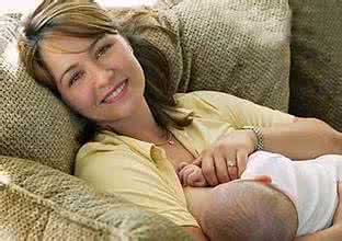 奶水太多涨奶的小说 奶水太多涨奶怎么办 奶水太多孩子吃不完,家人可以吃吗?