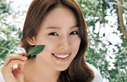 水嫩萝利粉鲍鱼18p 女人四月吃它才会变得水嫩嫩