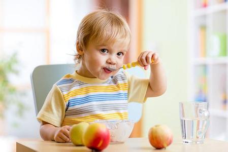 有助孩子长高的营养汤 要想孩子长的高五种不可少营养物