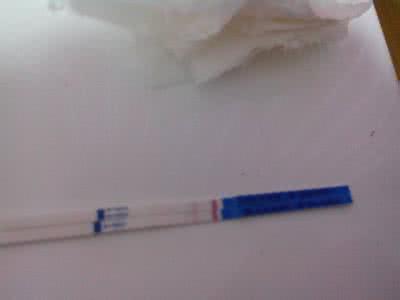 早孕试纸测出弱阳 月经前用早孕试纸会测出弱阳吗？