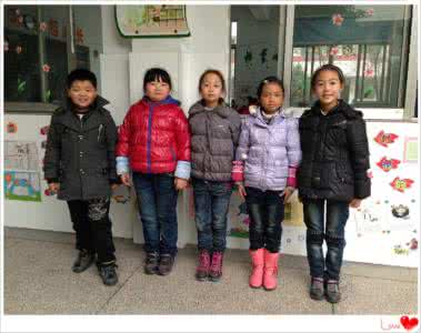 张博程 熊健 沈欣、熊健、常程、张博四位同学去郊外郊游，看见一农家院子里有如图所示化肥商标，几位同学比赛计算化肥样