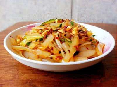 凉皮的制作方法 几款凉皮制作方法，简单又干净，看着都流口水啦