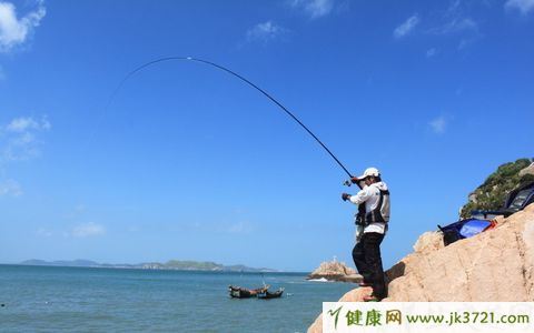 授人以鱼不如授人以渔 【新提醒】授之以渔！9大初夏钓鱼技巧（转载自养生之道网）