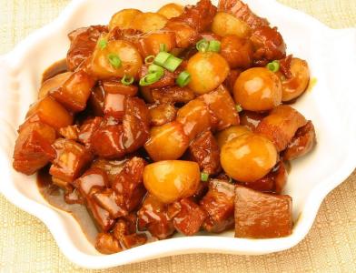 家常土豆烧肉的做法 家常土豆烧肉