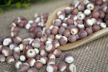 红薏米芡实茶有副作用 红薏米芡实茶有副作用 芡实的副作用 哪些人不适合吃芡实？