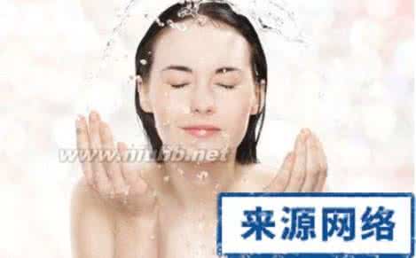 白醋洗脸的功效与作用 白醋洗脸的功效与作用 白醋洗脸的3大美肤功效