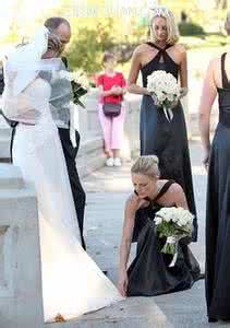 女生去参加婚礼穿什么 女生参加朋友的婚礼穿什么好