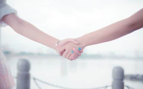 让我紧紧拉你的手 让我紧紧握住你的手