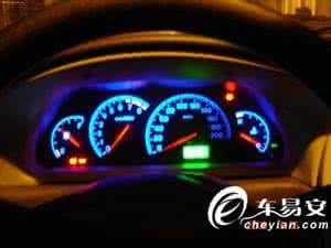 电表警报灯亮什么原因 行驶中警报灯突然亮起,你所需要做的事!,驾车宝典