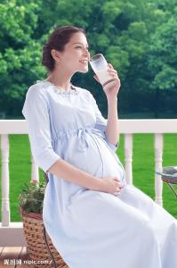 女人坐姿分7种看性格 女人一种坐姿一生不能怀孕