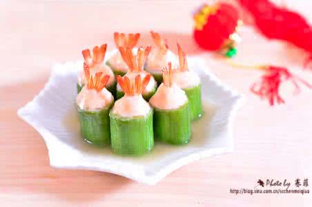 丝瓜鲜虾盅 老少皆宜赏心悦目的【鲜虾酿丝瓜】