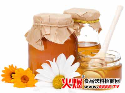 美容院退钱妙招 美容院退钱妙招 蜂蜜可以美容，另外巧用蜂蜜还有几个小妙招！