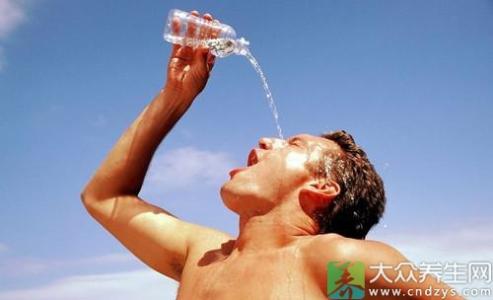 小便出血有什么特征 男人小便有这特征要出大事