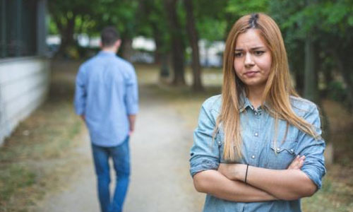 男人虚荣心的典型表现 男人爱上女人后的八种典型表现