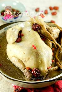 老人手脚怨痛煲咩汤好 冬季手脚冰冷的姐妹不妨试试这款汤——花雕归参鸡汤