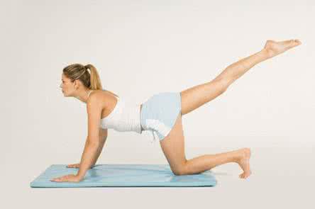 提臀运动图 后抬腿最提臀 4个简单小动作告别扁平臀