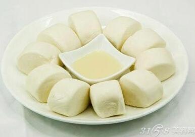 馒头泡着吃的副作用 哪些人不适合吃馒头?馒头的副作用有哪些