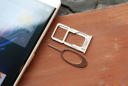 ug8.0安装方法 OPPO R7安装SIM卡方法
